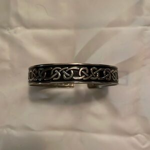 Celtic knot work bracelet​​